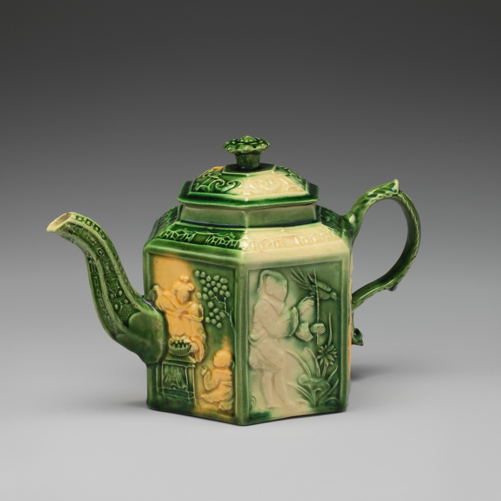 The Metropolitan Museum of Art 六角形のティーポット 10.126.3a, b